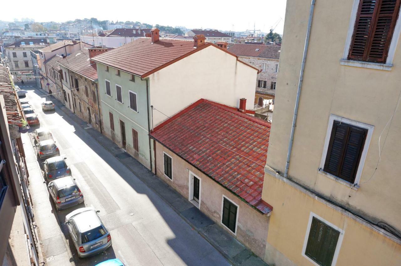 Apartments Epulon Pula Exterior photo